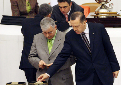 国会、憲法改正案採決へ 大統領選挙の混乱打開に向け - トルコ