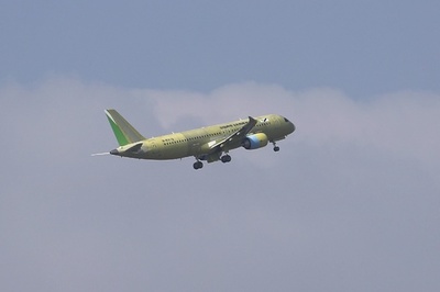 中国国産旅客機C919の地上テスト再開、来年就航のカギは米国