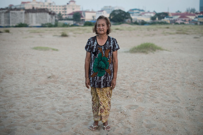 家を追われるスラム街の住人たち、プノンペンの湖埋め立て開発