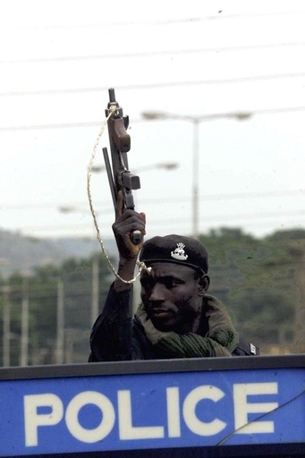 ナイジェリアで宗教衝突、数百人死亡 数千人避難生活