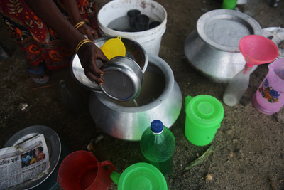 インド、密造酒による死者33人に