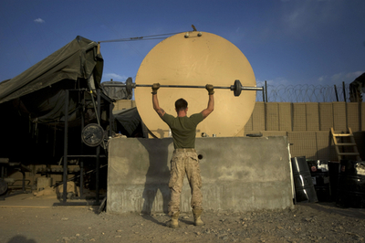 アフガン駐留米軍司令官が大規模増派を要請、3～4万人規模