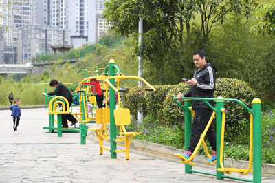 「各地に公共運動スペースを」 中国で新たな「健康増進令」