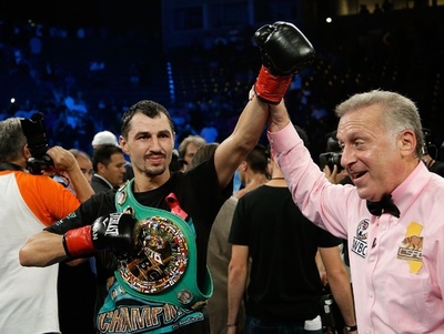 ポストルがマティセにKO勝ち、WBCスーパーライト級王座を獲得