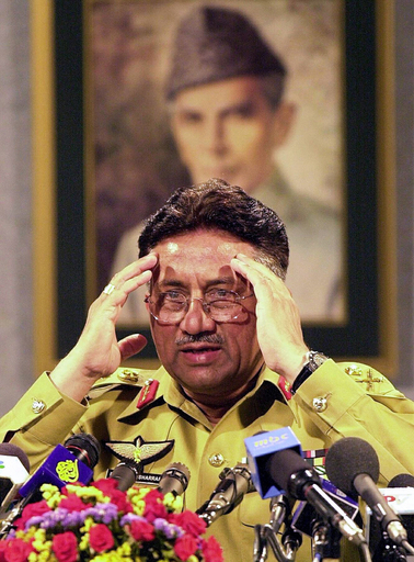 再選目指すパキスタン大統領、理想の人物はナポレオンとニクソン元大統領