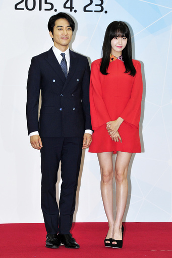 ユナとソン・スンホン、国税庁の広報大使に任命 ソウル