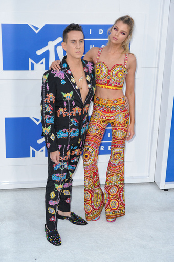 ジェレミー・スコット、アイスクリーム店「マグナム・プレジャー・ストア」とコラボ