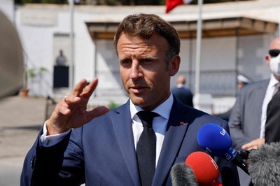 マクロン仏大統領、英国は「指導者が誰でも友人」
