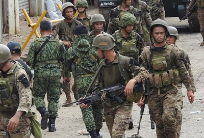 フィリピン南部で軍の精鋭狙った自爆攻撃、5人死亡 ISが犯行声明