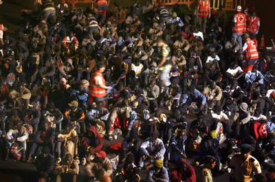 カナリア諸島沖で不法移民230人を保護、1隻のボートでは過去最多