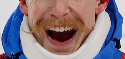 ノーマルヒル銅メダリストの「口ひげ」、視聴者の間で話題に