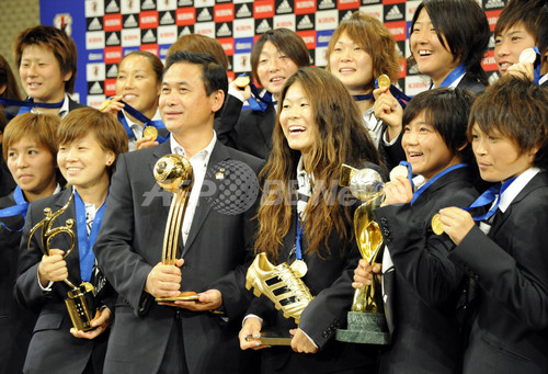 なでしこジャパンに国民栄誉賞 写真1枚 ファッション ニュースならmode Press Powered By Afpbb News