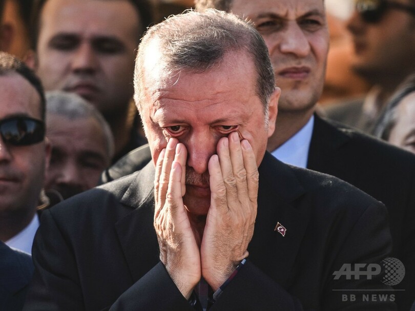 トルコ大統領が涙の弔辞 クーデターで死亡の旧友葬儀で 写真8枚 国際ニュース Afpbb News