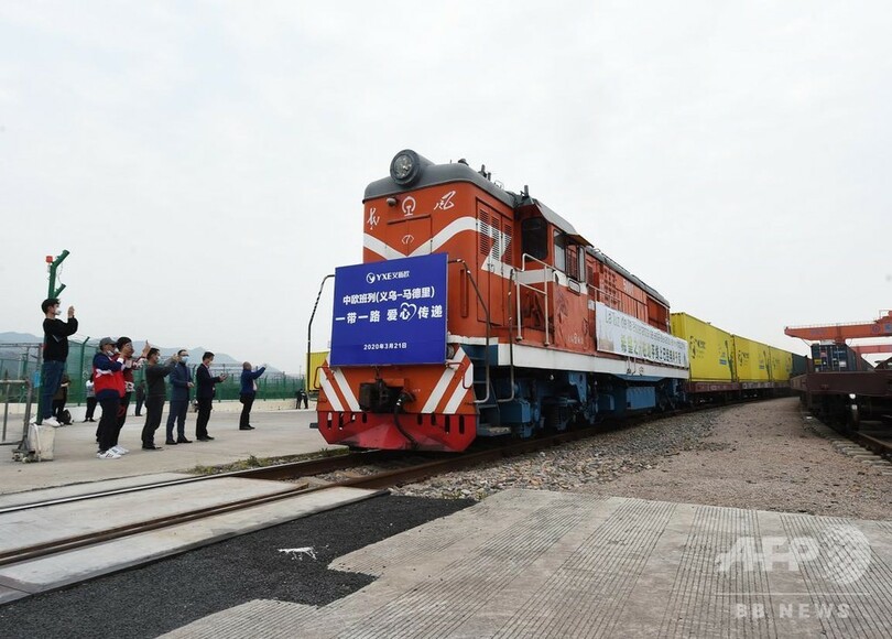 中国・武漢市から列車で防疫物資を欧州に