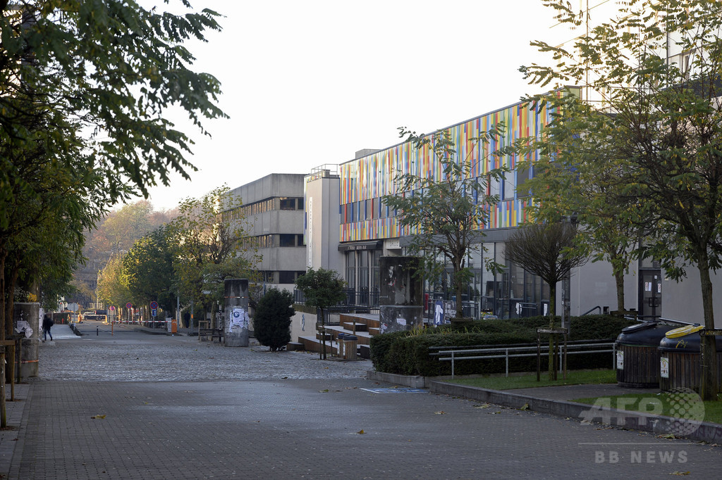 女子学生に中年男性紹介、大学周辺での出会い系宣伝で物議 ベルギー 女子学生に中年男性紹介、大学周辺での出会い系宣伝で物議 ベルギー