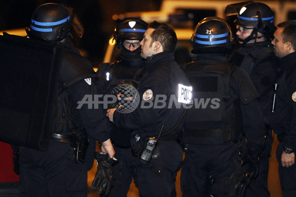 仏連続銃撃事件、アルジェリア系の男を包囲 仏連続銃撃事件、アルジェリア系の男を包囲