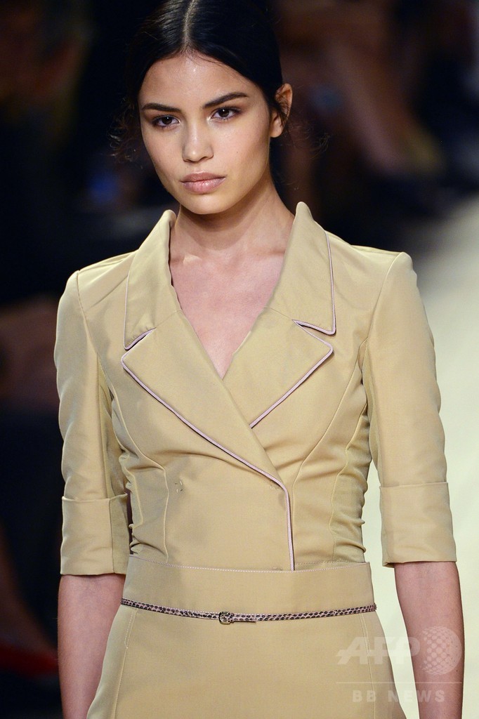 戦後のDIYカルチャーから着想、「ニナ リッチ」15年春夏