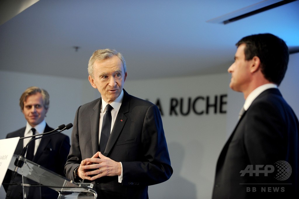 仏首相も視察、「ゲラン」が新生産施設をオープン