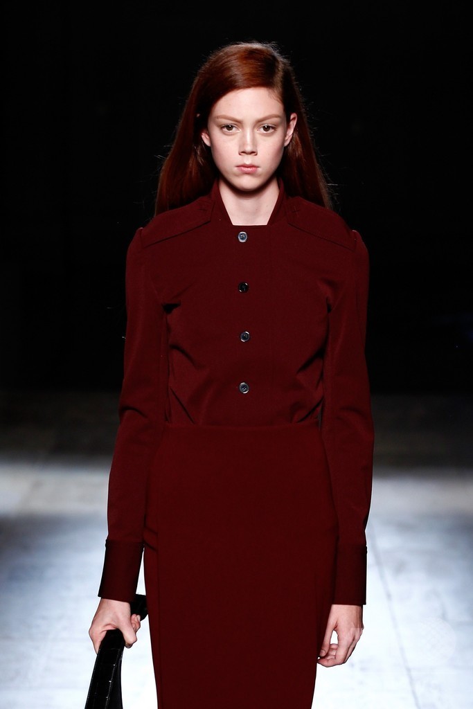 ベルトとポケットでアクセント、「ヴィクトリア ベッカム」15年春夏