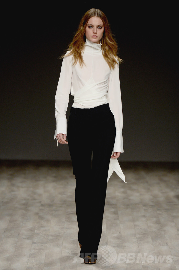 ＜14/15年秋冬NYコレクション＞ジル・スチュアート