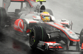 10F1第17戦、韓国GP決勝。2時間48分35秒809で2位に入ったマクラーレン・メルセデス（McLaren-Mercedes）のルイス・ハミルトン（Lewis Hamilton）。（2010年10月24日撮影）(c)AFP/PETER PARKS
