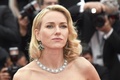『Mad Max : Fury Road』の上映会場に登場した女優のナオミ・ワッツ（2015年5月14日撮影）。(c)AFP/LOIC VENANCE
