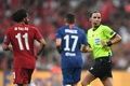 UEFAスーパーカップ、リバプール対チェルシー。試合を裁くステファニー・フラパール主審（右、2019年8月14日撮影）。(c)OZAN KOSE / AFP
