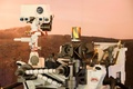米カリフォルニア州にある航空宇宙局（NASA）ジェット推進研究所（JPL）に展示された火星探査車「パーシビアランス」の模型（2021年2月16日撮影）。(c)Patrick T. FALLON / AFP