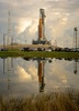米フロリダ州ケネディ宇宙センターで、発射台に設置された無人月探査ロケット。NASA提供（2022年9月2日撮影）。(c)AFP PHOTO / NASA/Bill Ingalls