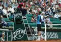 全仏オープンテニス（French Open 2013）は1日、男子シングルス3回戦が行われ、大会第24シードのブノワ・ペール（Benoit Paire、フランス）は3-6、7-6、4-6、1-6で第13シードの錦織圭（Kei Nishikori）に敗れた。

主審に抗議するブノワ・ペール（右、2013年6月1日撮影）。(c)AFP/PATRICK KOVARIK