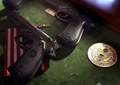 写真はベレッタ社本社で、仕上げ作業中のベレッタ92S（Beretta 92S）セミオートマチック（2007年1月25日撮影）。ベレッタ92Sは1975年に開発された商品で、現在もさまざまな口径のものが販売されている。(c)AFP/ANDREAS SOLARO