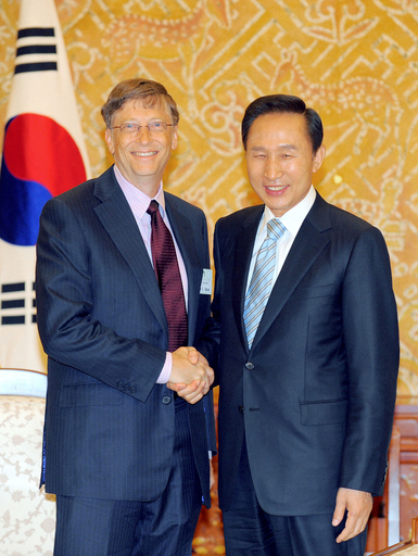 マイクロソフトのビル・ゲイツ会長、1億4700万ドルの対韓投資を発表