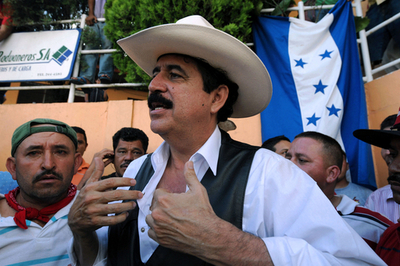 セラヤ氏、ニカラグアから陸路短時間ホンジュラス入り