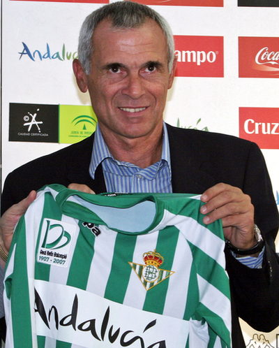 ベティス 新監督にクーペル氏