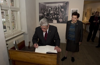 ドイツ「水晶の夜」から75年、大統領が博物館を訪問