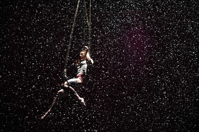 仏マルセイユで妙技を披露、英サーカス団