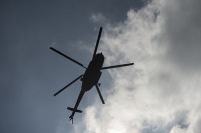 結婚式場と勘違い？招待客乗せたヘリが刑務所に着陸