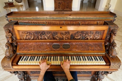 221年にわたり世界を旅した「不滅のピアノ」、競売へ