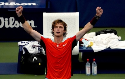 ルブレフが通算3度目の全米OP8強入り、ノーリーに勝利