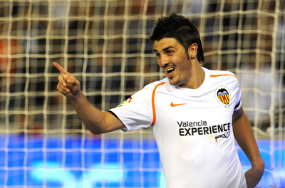 バレンシア デポルティボ下し首位守る