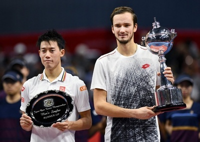 錦織は3度目Vならず、メドベージェフに63分完敗 楽天ジャパンOP