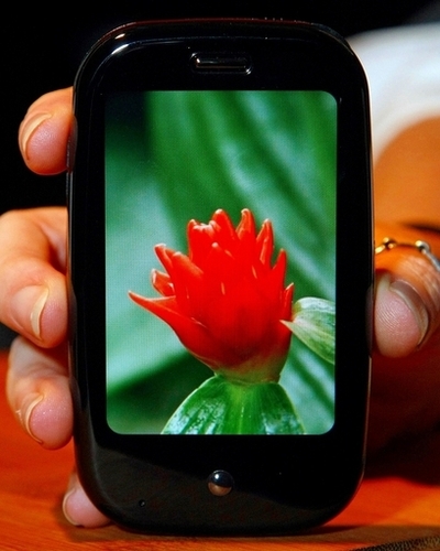 PDA大手パーム、新携帯「Palm Pre」を公開