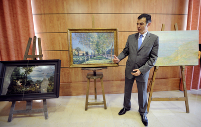 盗まれたモネなどの名画4点発見、容疑者10人も逮捕