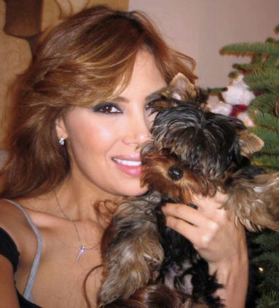 コロンビアのモデルの女、麻薬密輸容疑で逮捕