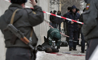 チェチェン少女殺人事件の弁護士と反体制派記者、白昼のモスクワで射殺される