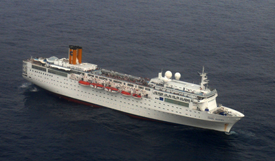 火災で漂流のコスタ・アレグラ号、漁船にえい航されセーシェルへ