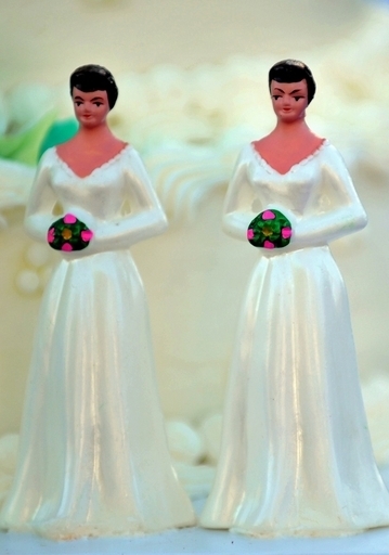 節約のため4人の女性と同時結婚、南ア