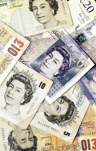 拾った当たりくじ換金の夫妻に半額返還命令、英国