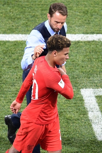 イングランド代表のアリ、チュニジア戦で痛めた太ももの検査へ