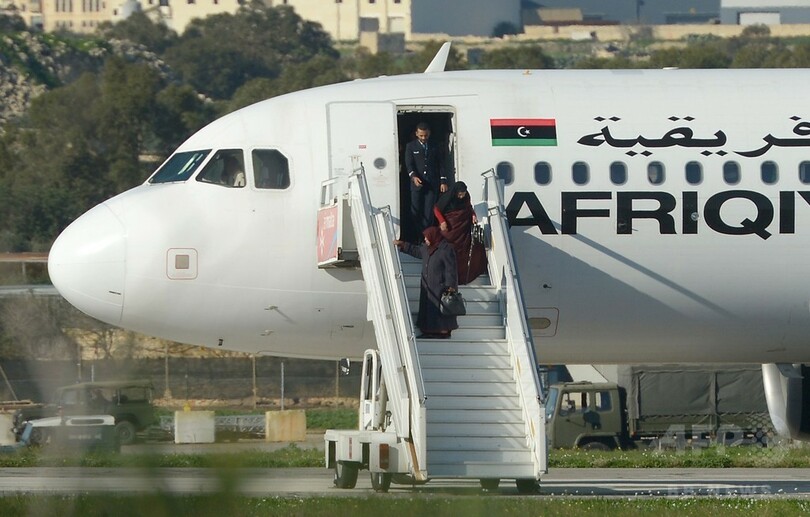 リビアで旅客機ハイジャック マルタに着陸、犯人投降で終結